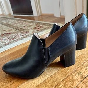 Abella True Comfort Greer, BLK Athena Bootie Pumps